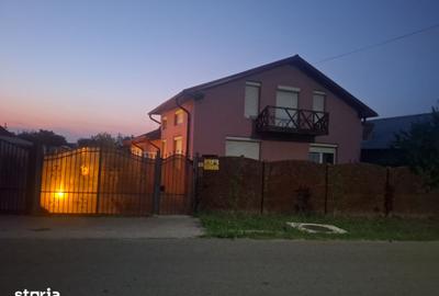 Casă cu 4 camere cu Teren 1800 Mp în Cârna - 2
