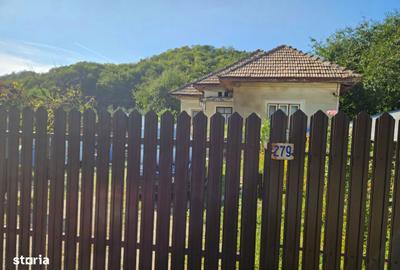 Casă cu 3 camere cu Teren 2800 Mp în Voinești - 1