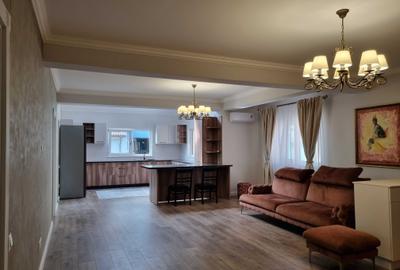Apartament cu 4 camere decomandat în Exterior Vest