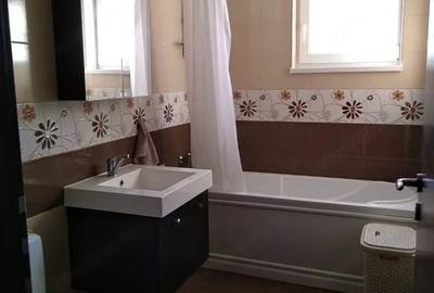 Apartament cu 2 camere decomandat în Moșilor