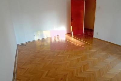 Apartament cu 4 camere decomandat în Libertății - 1