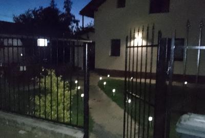 Casă cu Teren 300 Mp în Central - 2