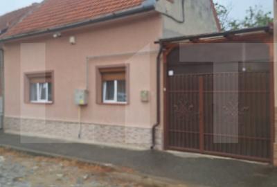 Casă individuală cu 4 camere cu Canalizare în Lugoj
