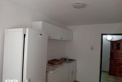 Garsonieră decomandată în Central - 3