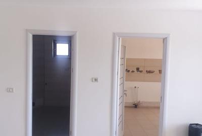 Casă cu 4 camere cu Teren 320 Mp în Valu lui Traian