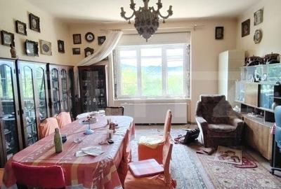 Casă cu 4 camere în Central