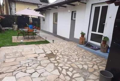 Casă individuală cu 5 camere cu Teren 680 Mp în Central