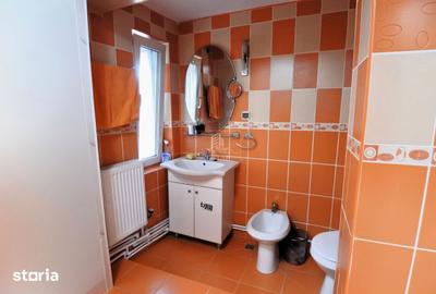Casă cu 4 camere cu Canalizare în Central - 7