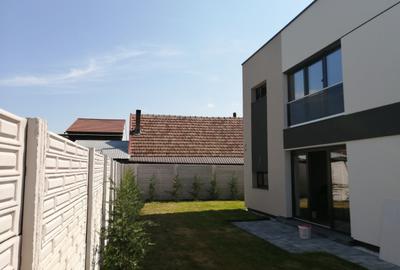 Casă cu 5 camere cu Canalizare în Ciarda Roșie