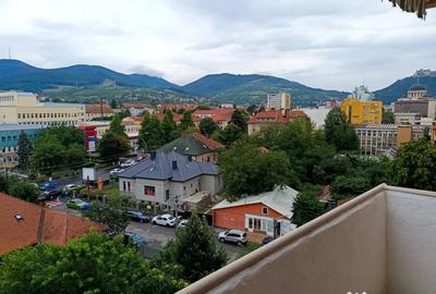 Apartament cu 3 camere decomandat în Decebal