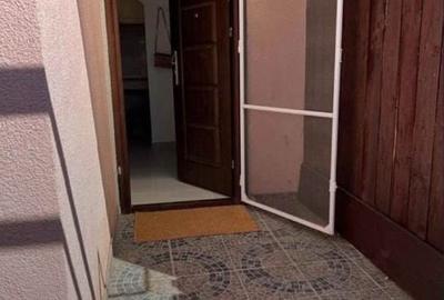 Casă cu 2 camere decomandat cu Teren 47 Mp în Podul de Piatră