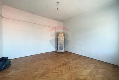 Casă individuală cu 3 camere cu Canalizare în Central - 2