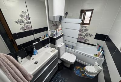 Apartament cu 3 camere decomandat, mobilat în CET - 7