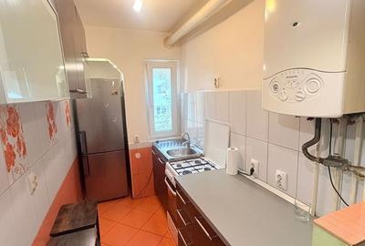 Apartament cu 2 camere nedecomandat, mobilat în Vasile Aaron - 3