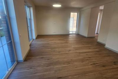 Duplex cu 4 camere cu Canalizare în Nord-Est - 2