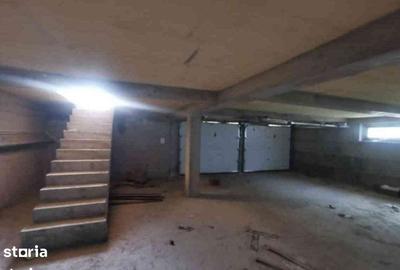 Casă cu 4 camere cu Teren 400 Mp în Central