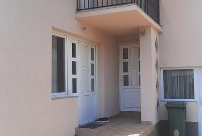 Casă cu 4 camere în Central - 2