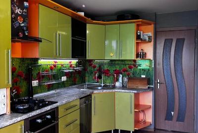 Apartament cu 3 camere decomandat în Ștefan cel Mare