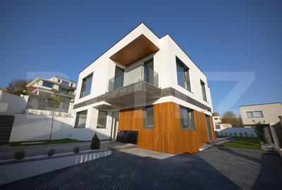 Casă individuală cu 7 camere cu Canalizare în Dâmbul Rotund