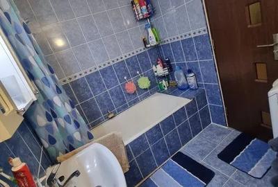 Apartament cu 2 camere decomandat în Micro 17