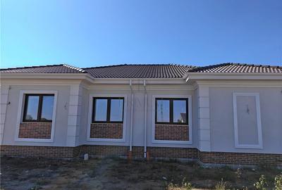 Duplex cu 3 camere cu Canalizare în Moșnița Nouă