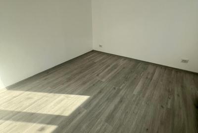 Casă cu 4 camere cu Teren 500 Mp în Central