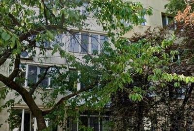 Apartament cu 3 camere semidecomandat în Drumul Taberei