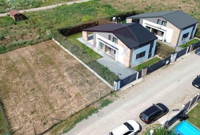 Teren Construcții intravilan de 422 mp, în Nord - 4