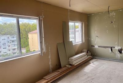 Apartament cu 2 camere decomandat în Valea Aurie