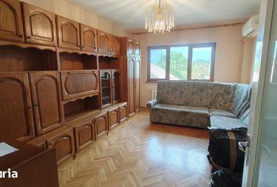 Apartament cu 3 camere decomandat în 14 Mai - 9