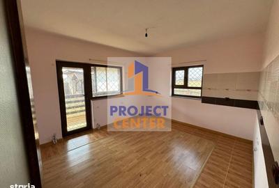 Casă cu 4 camere cu Canalizare în Prelungirea Craiovei - 1