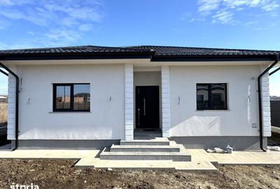 Casă cu 4 camere cu Teren 420 Mp în Holboca - 1