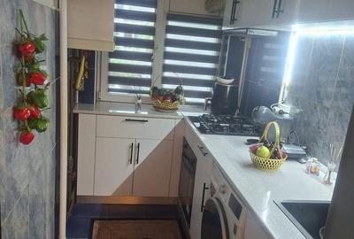 Apartament cu 3 camere semidecomandat în Ferentari