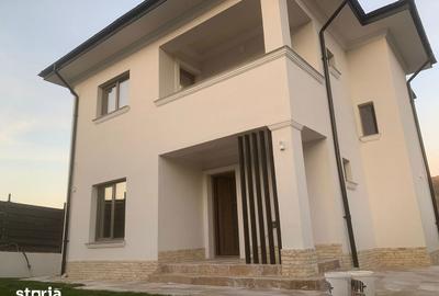 Casă cu 5 camere cu Canalizare în Păcurari - 1