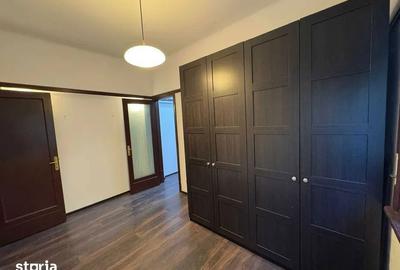 Apartament cu 5 camere decomandat, mobilat în Victoriei