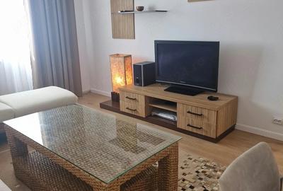 Apartament cu 3 camere decomandat în Micro 5