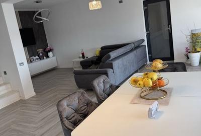 Apartament cu 4 camere decomandat în Căpățânești