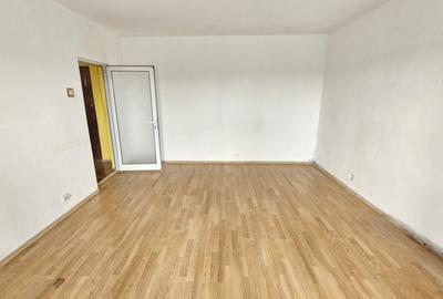 Garsonieră decomandată în Micro 21