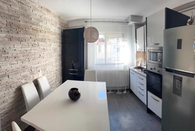 Apartament cu 2 camere semidecomandat în Central