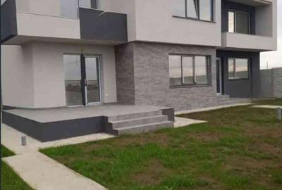 Casă cu 4 camere în Preajba