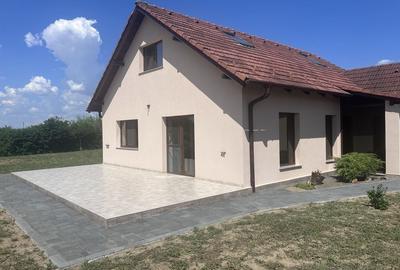 Casă cu 4 camere în Exterior Vest - 1