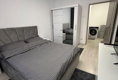 Apartament cu 3 camere decomandat în Micro 6