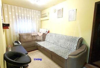 Apartament cu 4 camere decomandat în Decebal