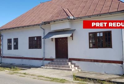 Casă individuală cu 4 camere cu Canalizare în Corbi