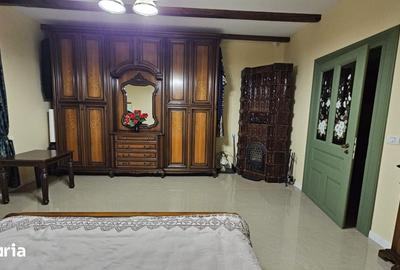 Casă cu 5 camere decomandat cu Teren 840 Mp în Lipovei