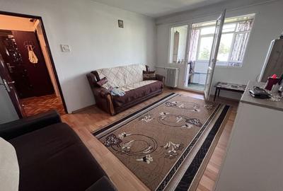 Apartament cu 3 camere semidecomandat în Rovine - 8