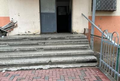 Garsonieră decomandată în Titan