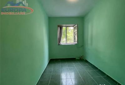 Garsonieră în Vest