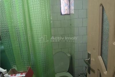 Apartament cu 4 camere decomandat în 1 Mai