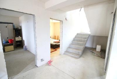 Casă cu Teren 1000 Mp în Costi